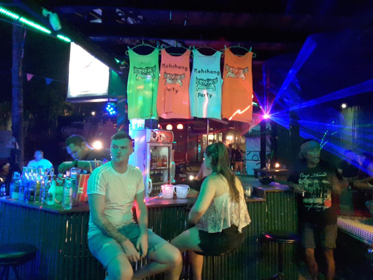 Bee Sleep Hostel Lonely Beach (Adults Only) Koh Chang Bagian luar foto